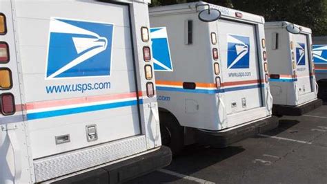 2 postal workers assaulted, robbed for mail in Stockton .